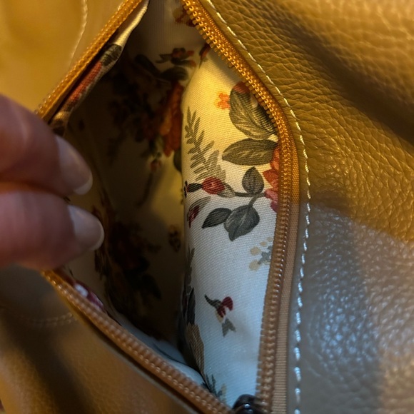 Cavalieri Vera Pelle Shades of Tan Tassel Leather Shoulder Bag NWT!! - Picture 9 of 15